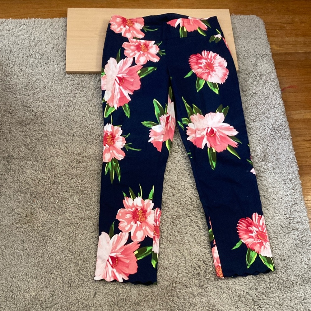 Stretchy, fitted business casual pants